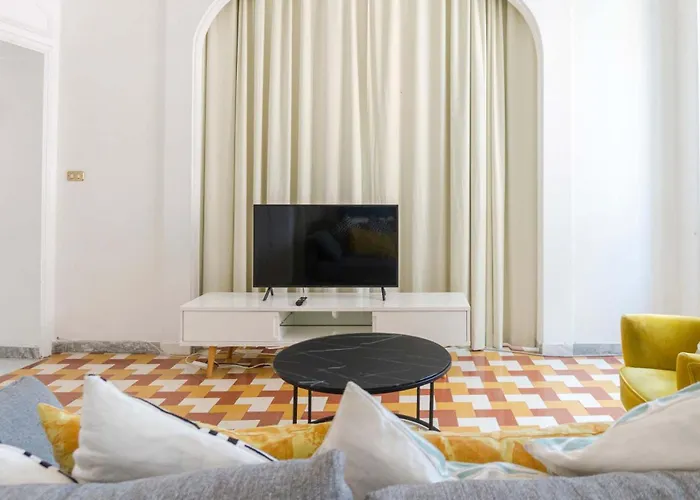 Easytopstay - Villa Borghese Large Apartment